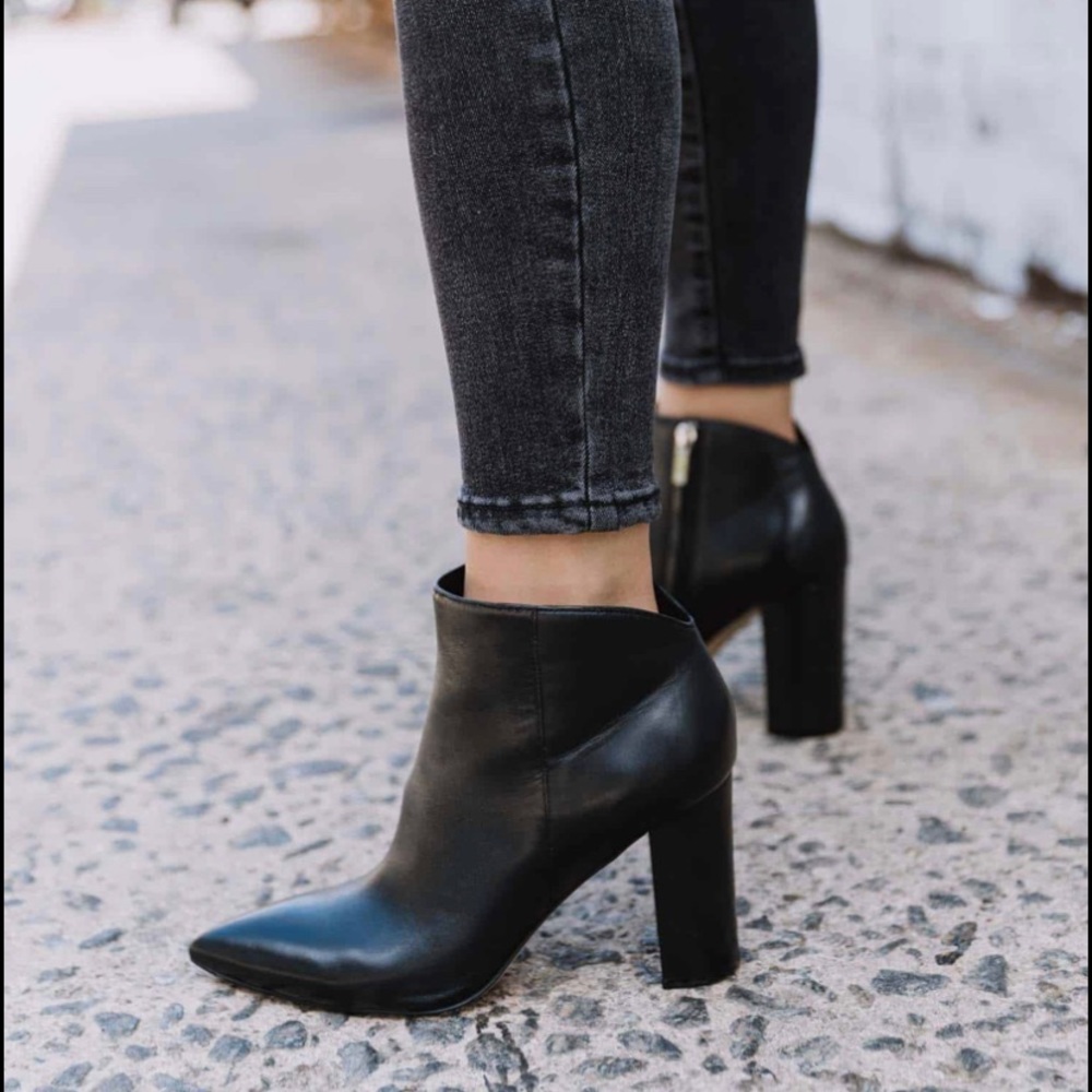Marc Fisher unno booties